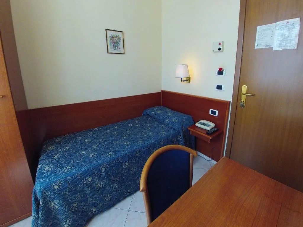 Room, Casali, Naples
