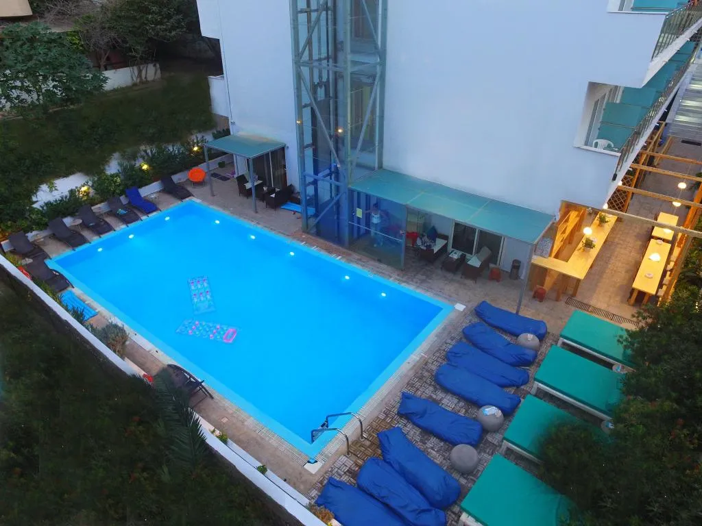 Pool, Parthenon, Rhodes