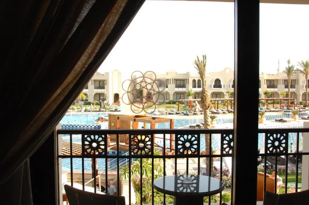 FAMILY ROOM POOL VIEW Room, Sunrise Arabian Beach Resort -Grand Select-, Red Sea Riviera