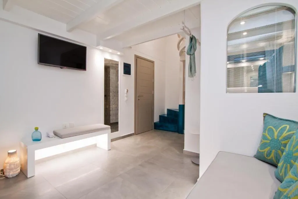 Room, Nemesis, Santorini