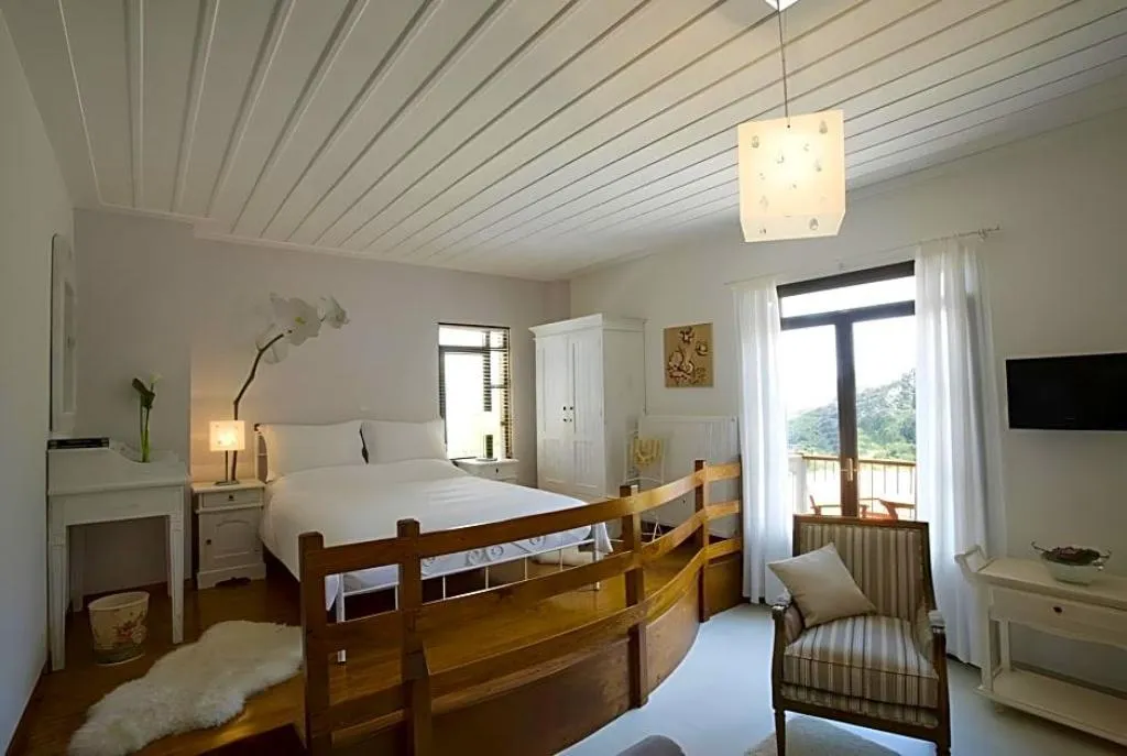 Room, Ilaeira Mountain Resort, Athens