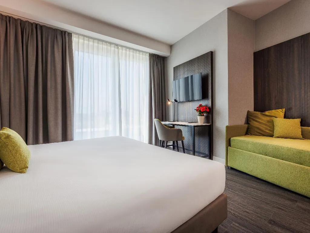 DOUBLE DELUXE Room, iH Hotels Milano Centrale, Milan