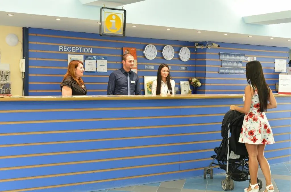 Lobby, Mura, Varna