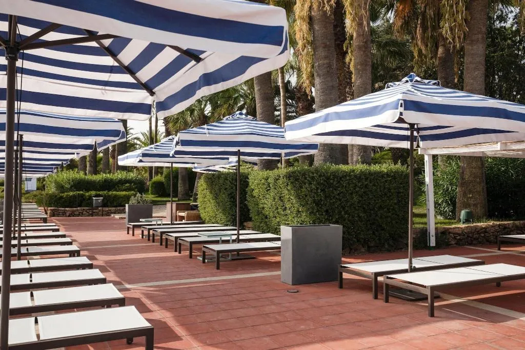 Pool, Mangia’s Brucoli Sicily Autograph Collection, Catania