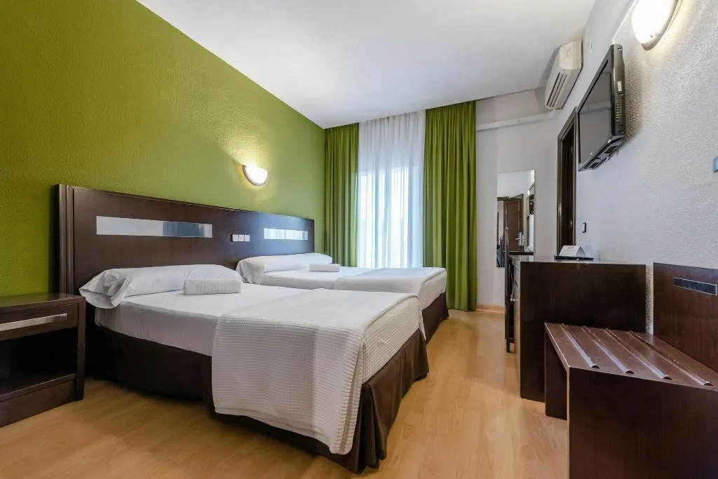TRIPLE STANDARD Room, Sercotel Las Estrellas, Madrid