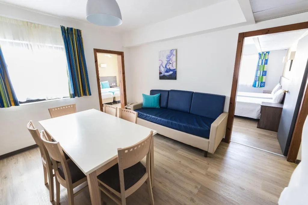 Room, Sunseeker Holiday Complex, Malta
