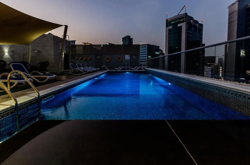 Pool, Signature 1 Hotel Tecom, Dubai