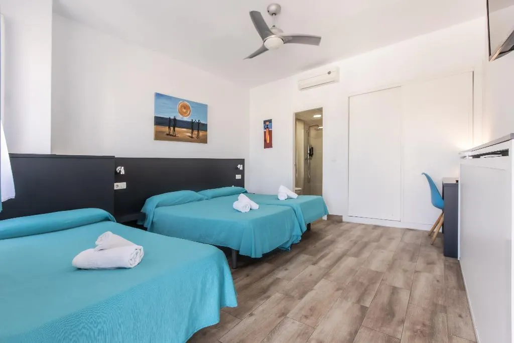 QUADRUPLE STANDARD Room, Zen airport, Costa Del Sol