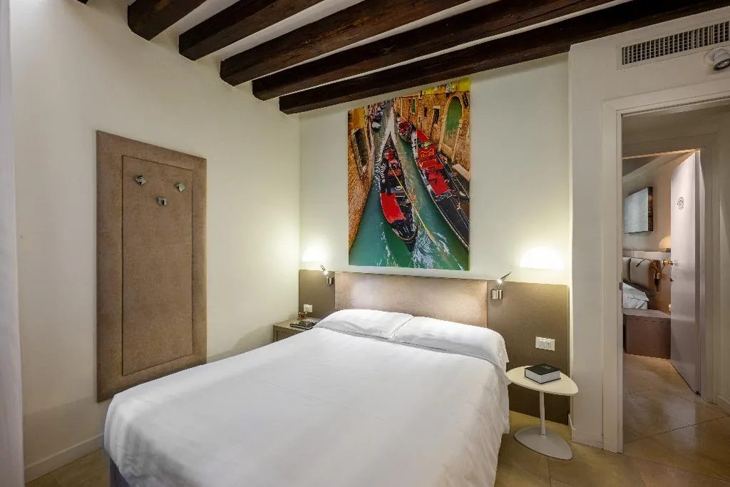 DOUBLE ECONOMY Room, Leone, Venice