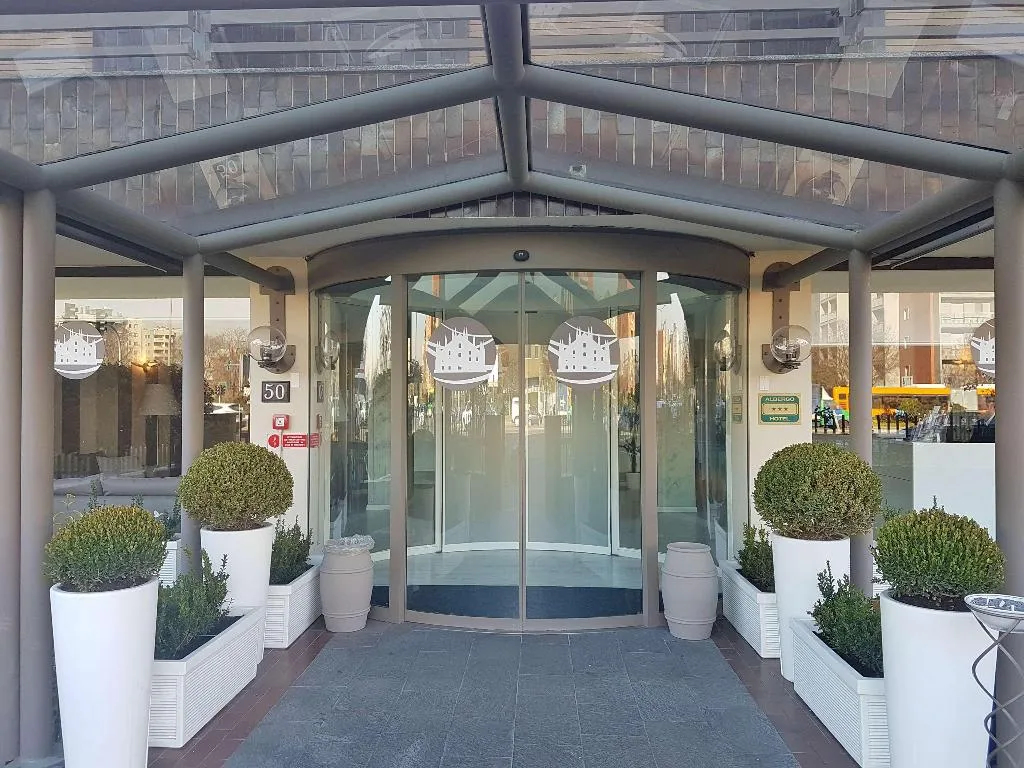 Lobby, Plus Welcome Milano, Milan