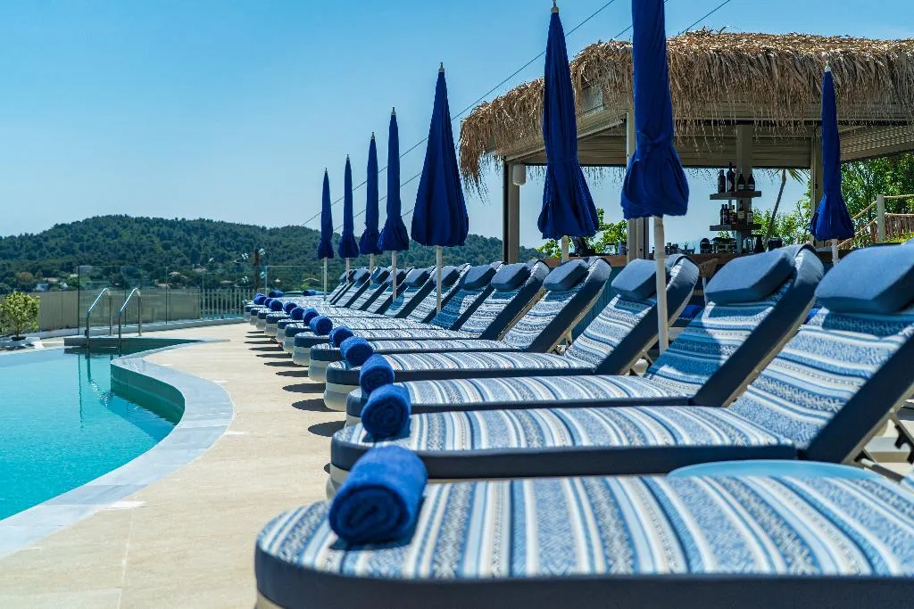 Pool, Petra Nera, Skiathos
