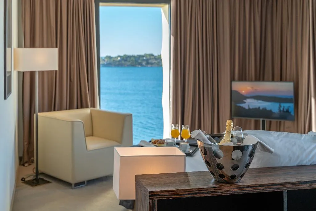 DOUBLE DELUXE SEA VIEW Room, Hotel Bellevue-Superior City Hotel, Split