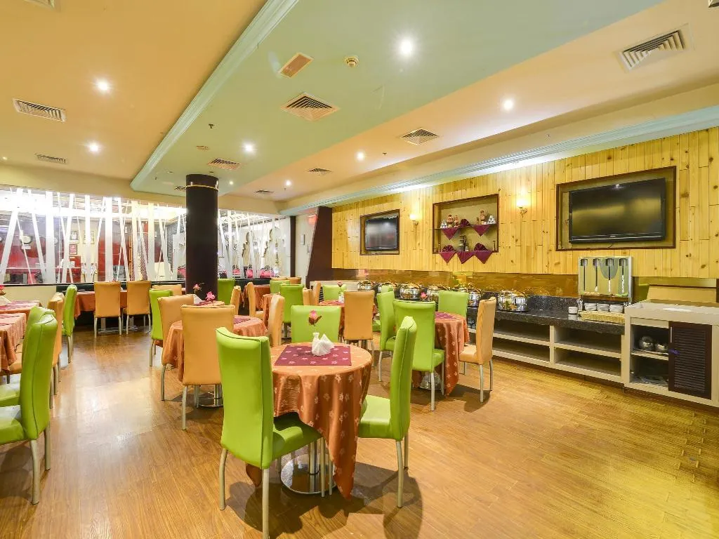 Restaurant, Phoenix Hotel, Dubai
