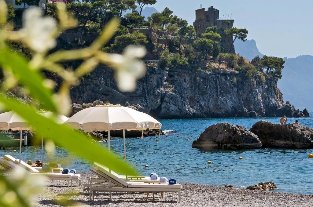 Beach, Borgo Santandrea, Naples