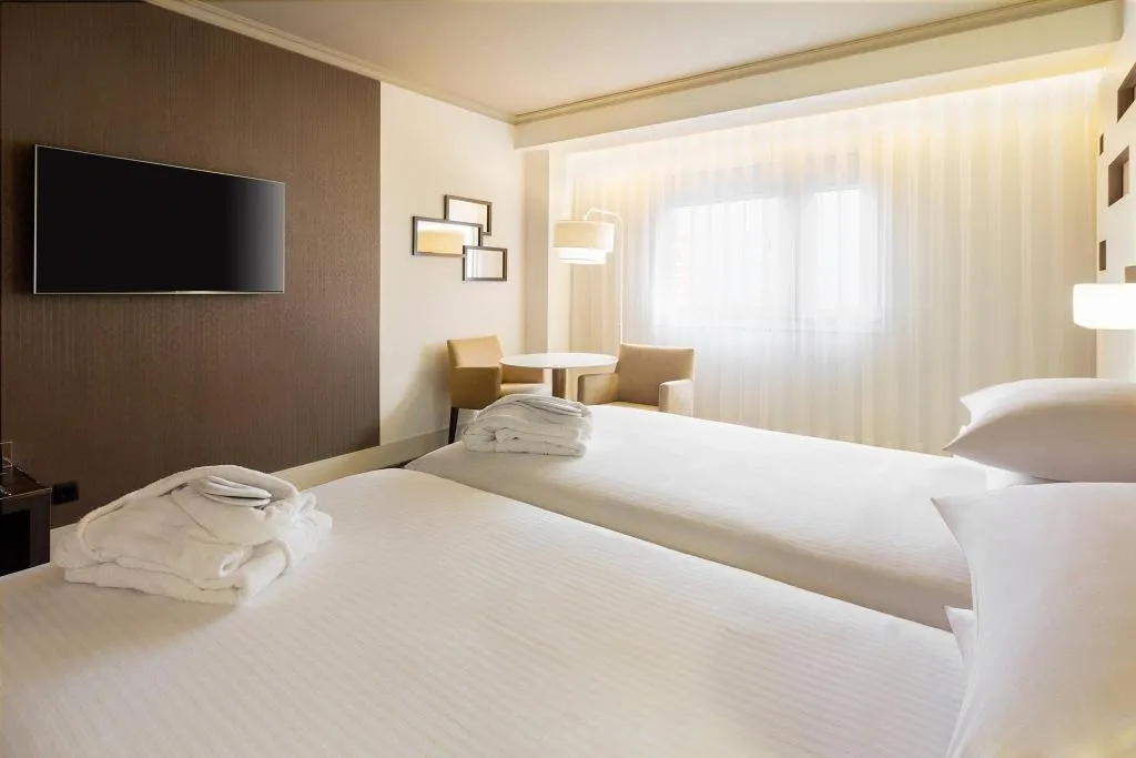 TWIN EXECUTIVE Room, Marriott Hotel Madrid Auditorium, Madrid