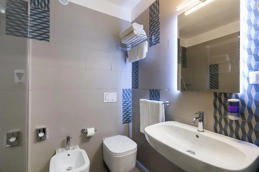 Room, Saracen Sands Hotel & Congress Centre, Palermo