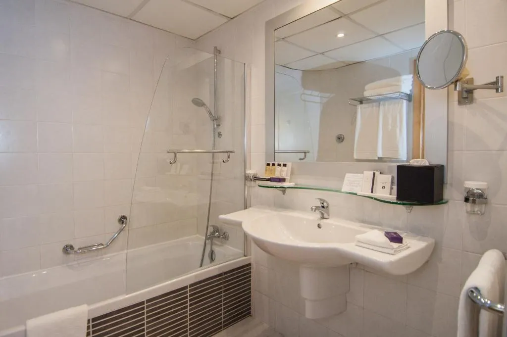 TWIN SUPERIOR Room, Verdi St Georges Bay Marina, Malta