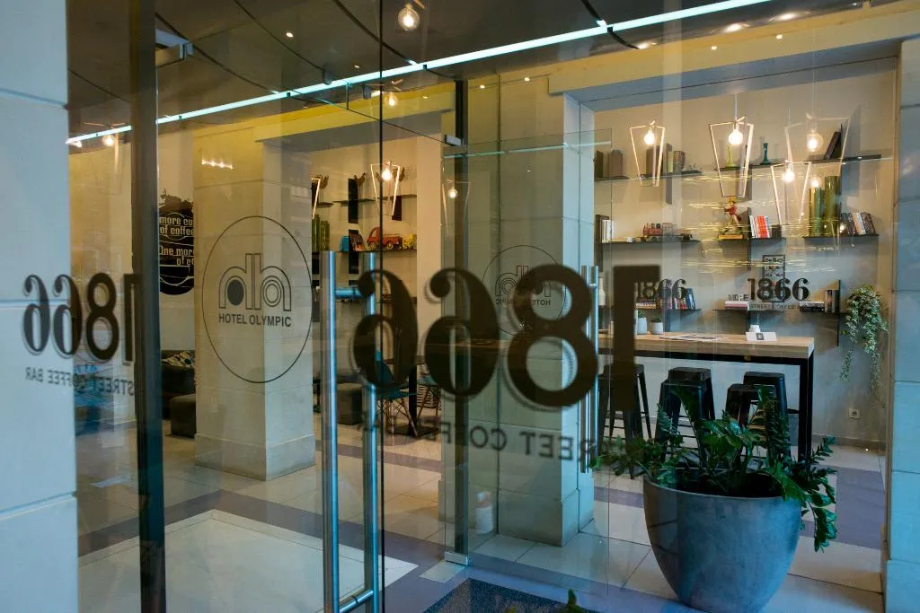 Bar, Olympic, Crete