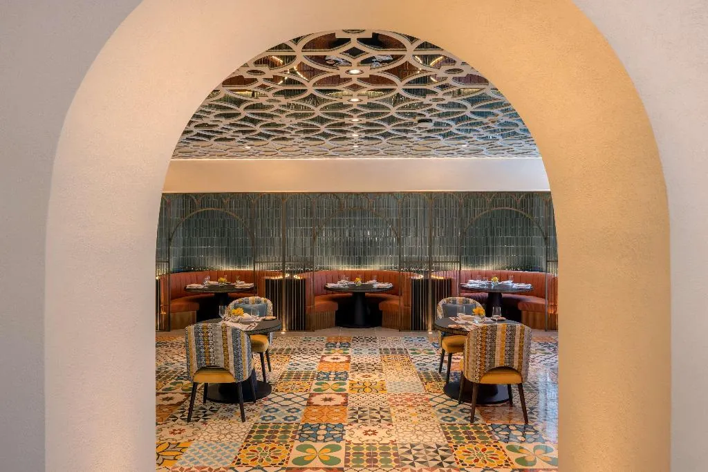 Restaurant, Avani Plus Palm View Dubai Hotel and Suites, Dubai