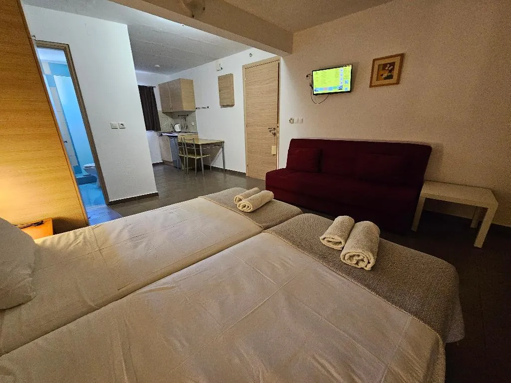 STUDIO CAPACITY 3 Room, Elounda Sunrise Apartments, Crete