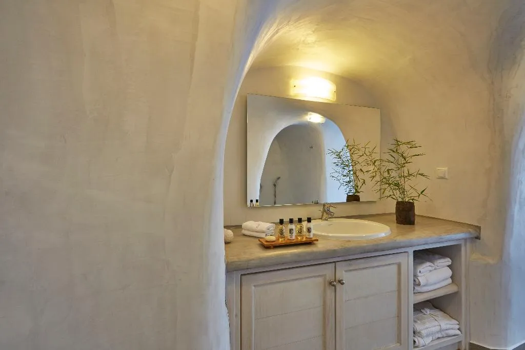 VILLA HONEYMOON Room, Celestia Grand, Santorini
