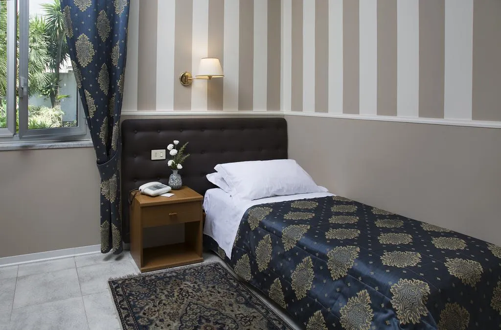 SINGLE STANDARD Room, Redebora, Catania
