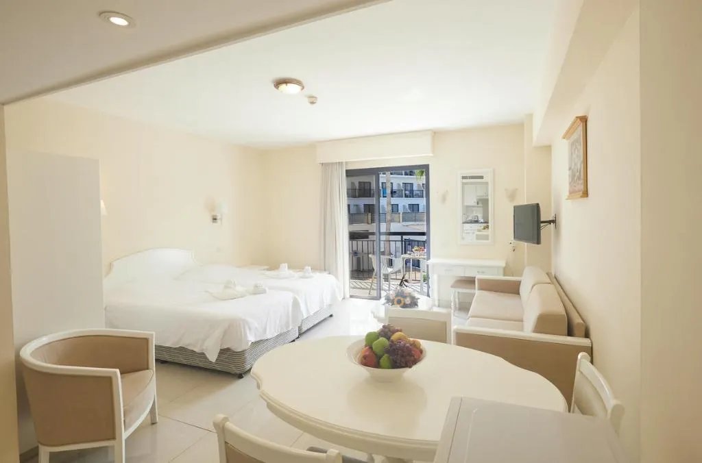STUDIO LAND VIEW Room, Tsokkos Gardens, Cyprus