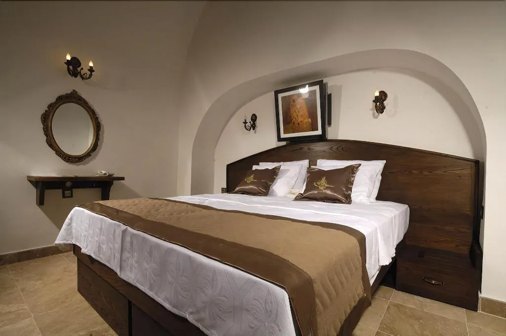 Room, Cesme Kanuni Kervansaray, Izmir