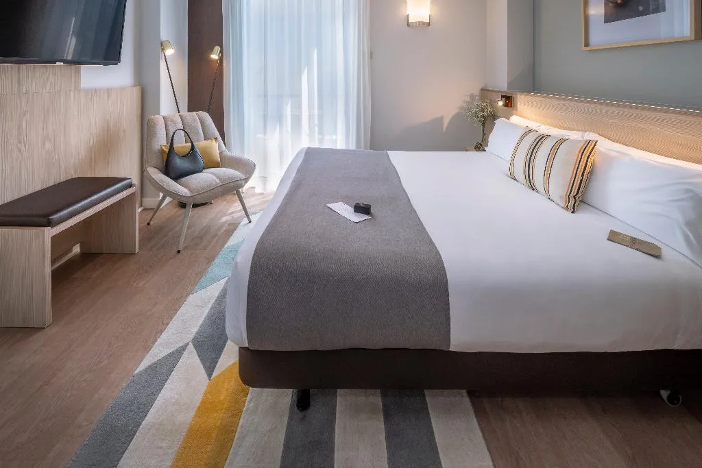 Double or Twin DELUXE WITH BALCONY Room, Serhs Rivoli Rambla, Barcelona