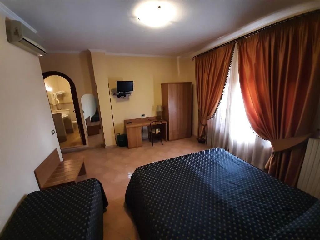 Room, Albergo Lachea, Catania