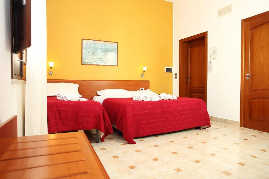 Room, Albergo Maccotta, Palermo
