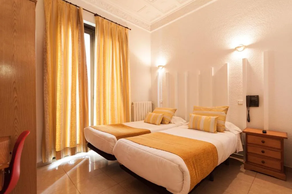 Room, Josefina Hostal, Madrid