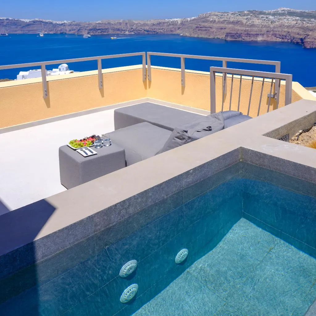 SUITE WITH JACUZZI Room, Kalestesia Suites, Santorini