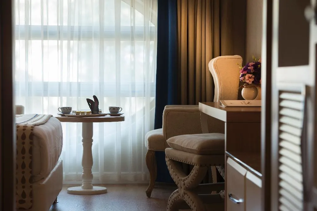 FAMILY ROOM LAND VIEW Room, Quattro Beach Spa & Resort Hotel, Antalya