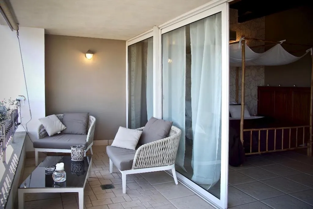Room, B&b A'Luggetella, Naples