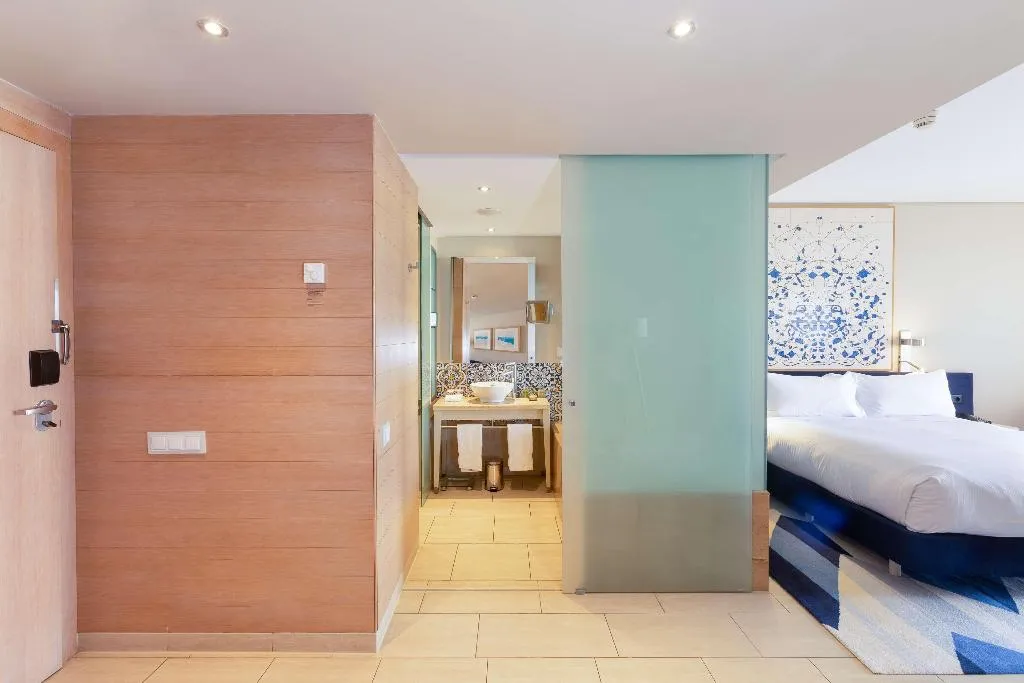 DOUBLE DELUXE KING BED Room, Hilton Vilamoura As Cascatas Golf Resort & Spa, Algarve