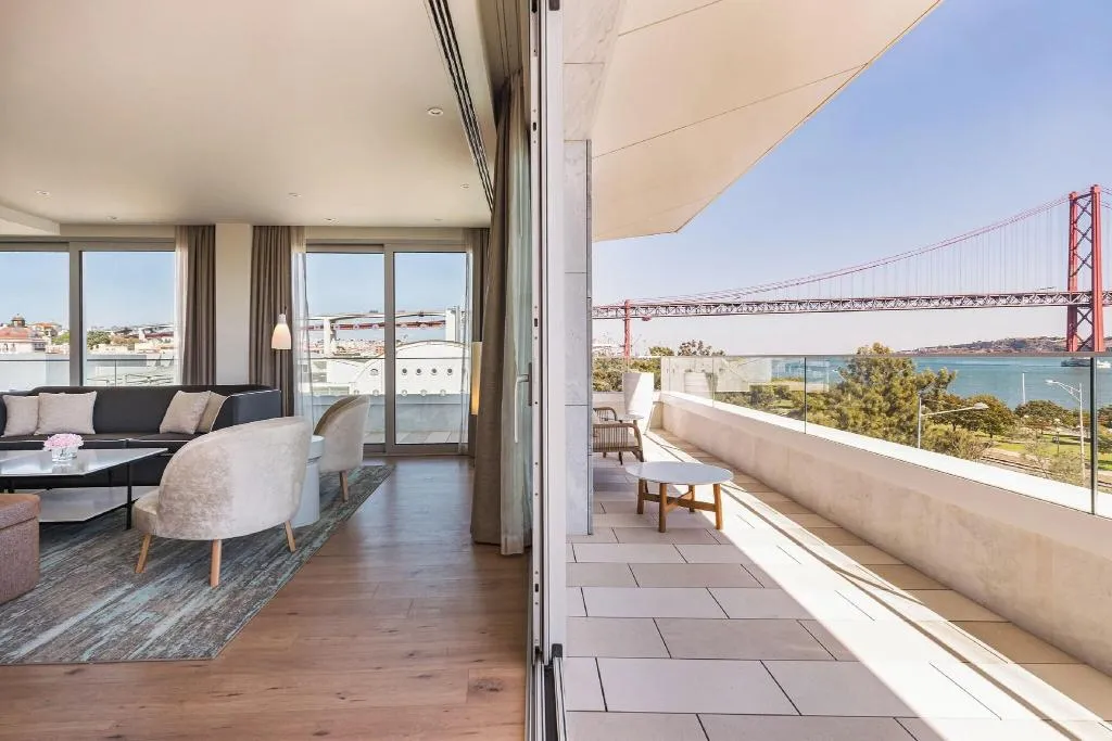 SUITE PREMIUM QUEEN BED Room, Hyatt Regency Lisbon, Lisbon