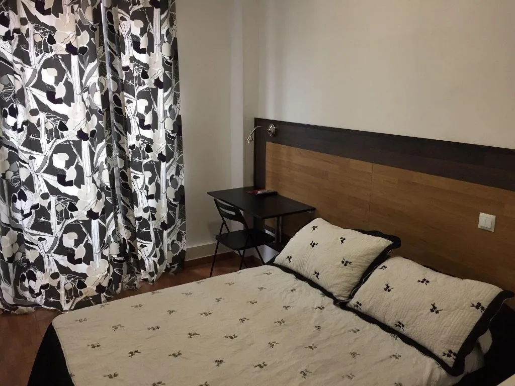 Room, Hostal Alaska, Madrid