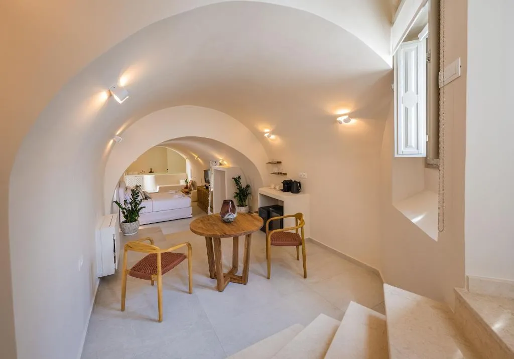 Room, La Madeleine Oia, Santorini