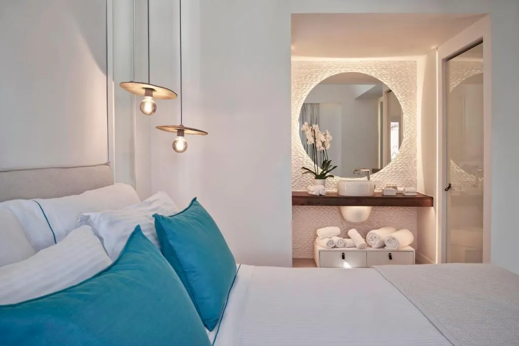 DOUBLE ONE BED Room, Nikki Beach Resort & Spa Santorini, Athens
