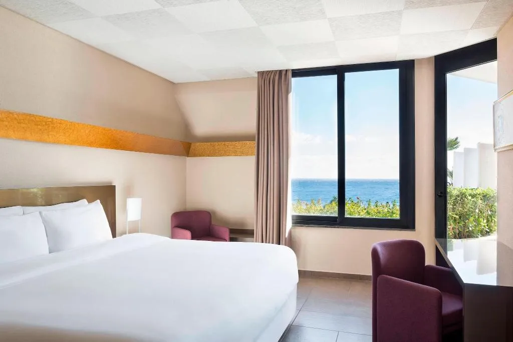 Room, Four Points by Sheraton Catania Hotel & Conference, Catania