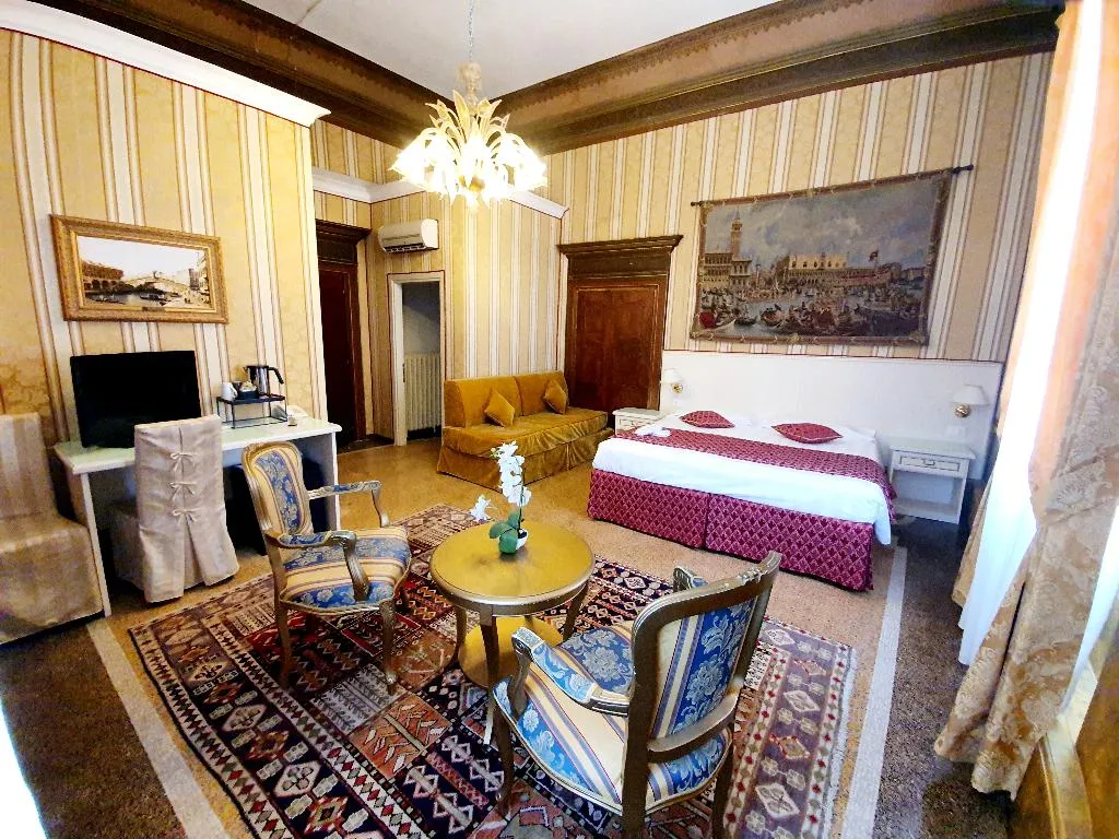 Double or Twin SUPERIOR Room, Corte dei Greci, Venice
