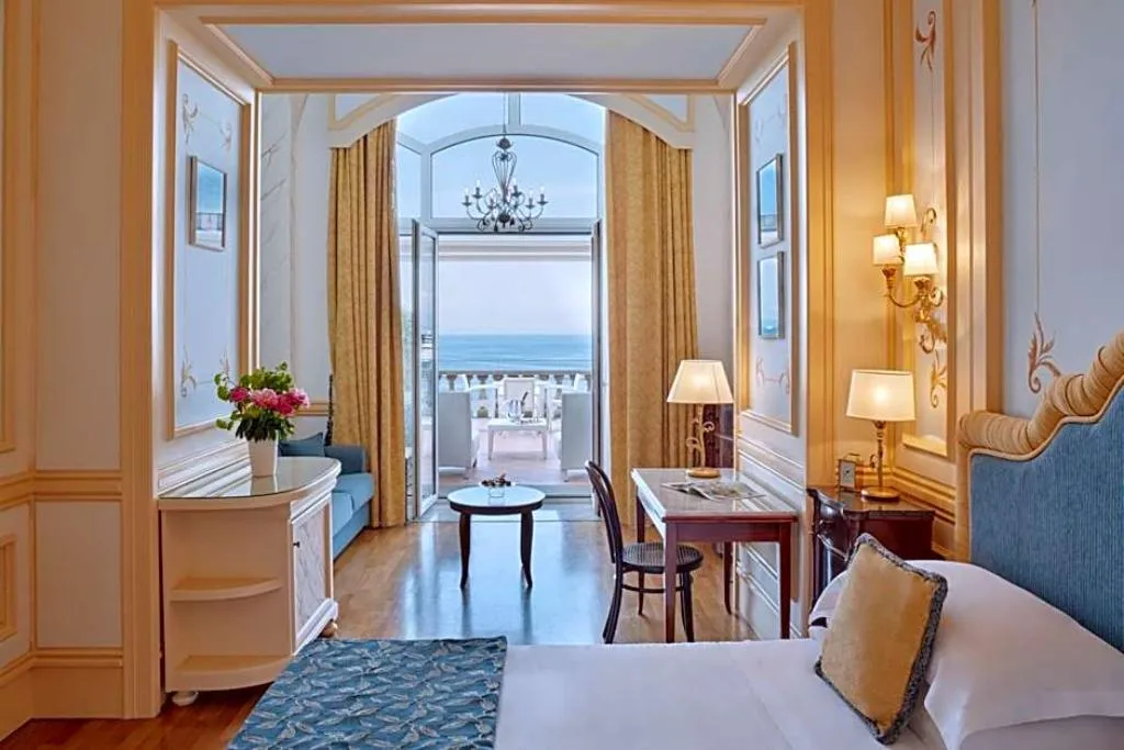 JUNIOR SUITE DELUXE Room, Grand Hotel Excelsior Vittoria Spa, Naples