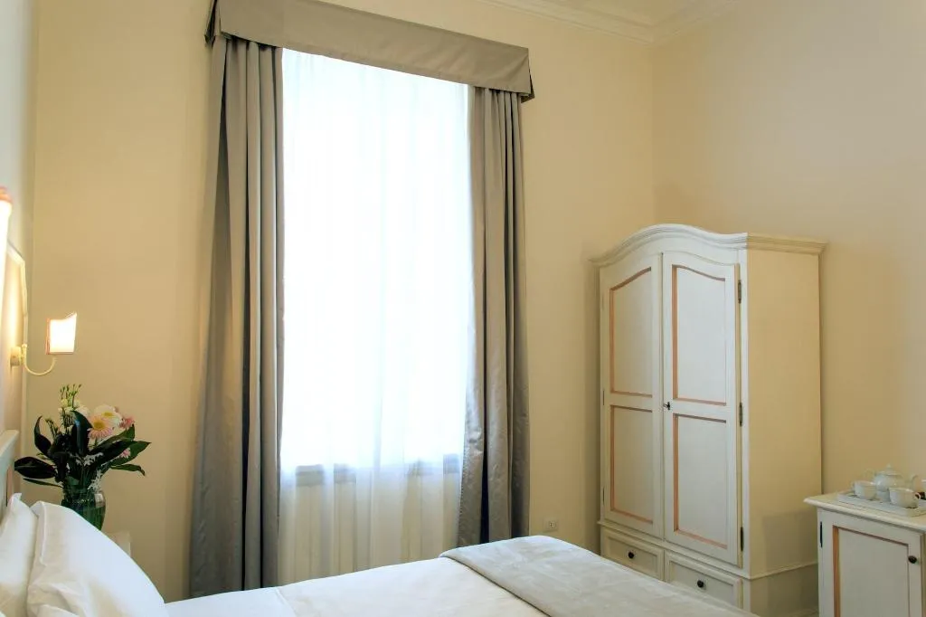 Room, Dimora Salviati, Florence