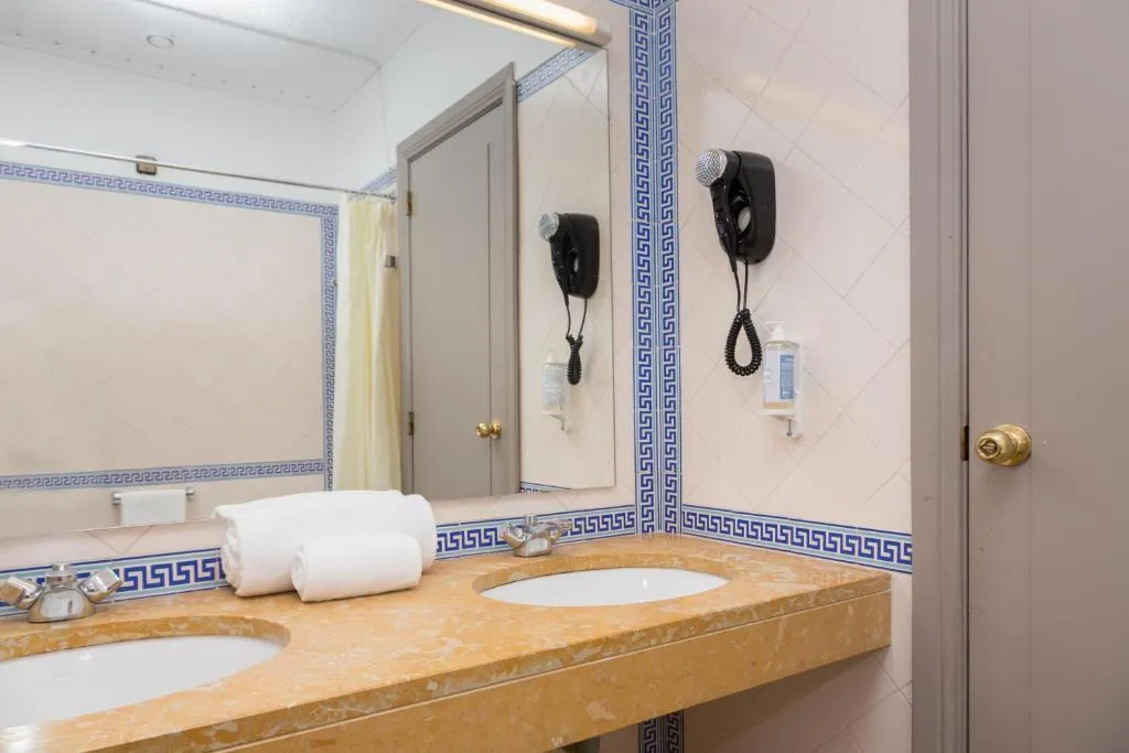 SUITE STANDARD Room, B&B HOTEL Sado Setúbal, Lisbon