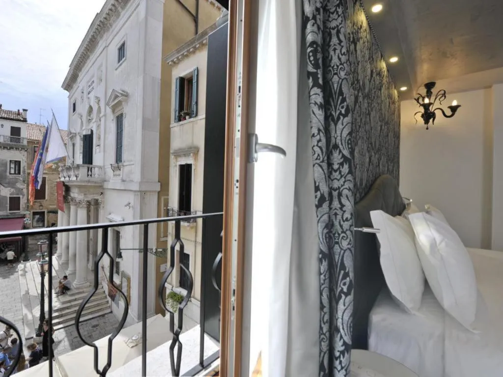 SUITE DELUXE Room, Al Theatro Palace, Venice