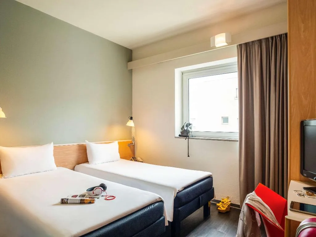 TWIN STANDARD Room, Ibis Milano Centro, Milan