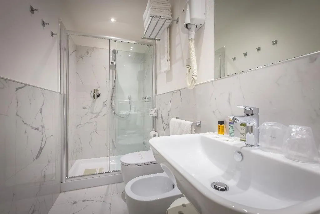TRIPLE SUPERIOR Room, Hotel Ungherese Small Luxury Hotel, Florence