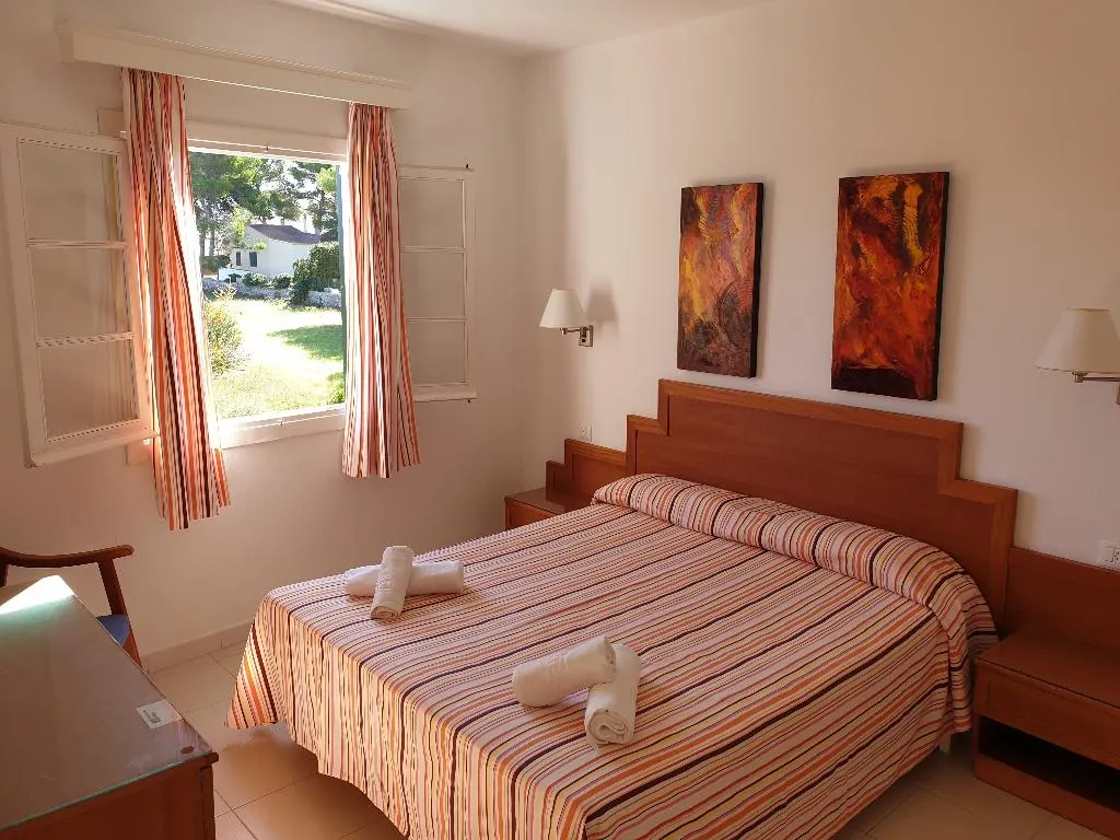 APARTMENT CAPACITY 3 TWO BEDROOMS Room, Piscis, Menorca