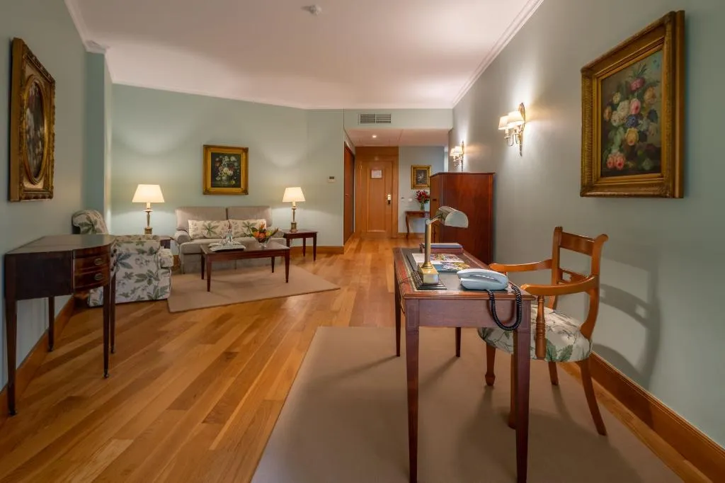 SUITE PREMIER Room, Quinta Jardins do Lago, Madeira